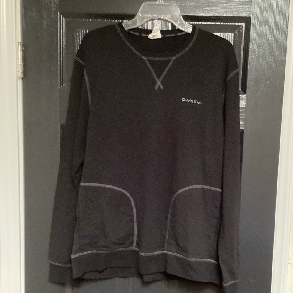 Calvin Klein Black Crewneck Sweater, size L. 310